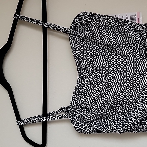 New DKNY One Piece Black and White Geometric Swim Suit Small - Picture 2 of 12